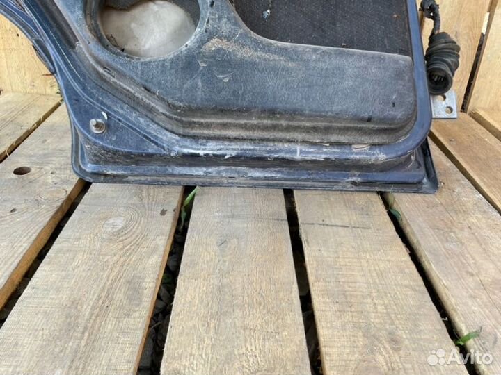 Дверь задняя левая Volkswagen Vento седан ABU 1993