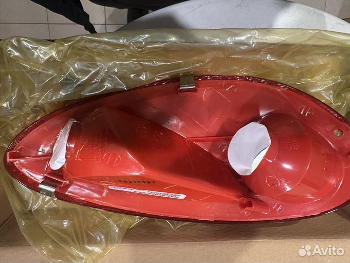 Задний фонрь левый Pt Cruiser 01-05