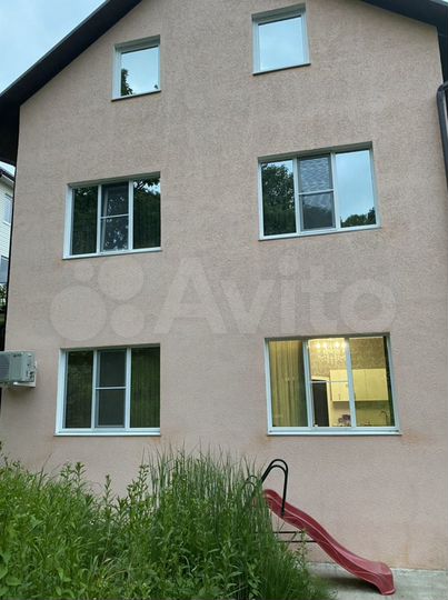 Дом 210 м² на участке 6 сот.