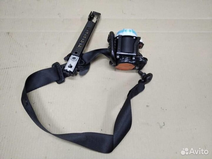 Ремень безопасности передний левый w246 B-class