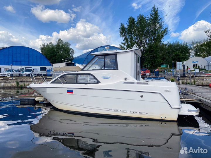 Моторный катер Bayliner 242