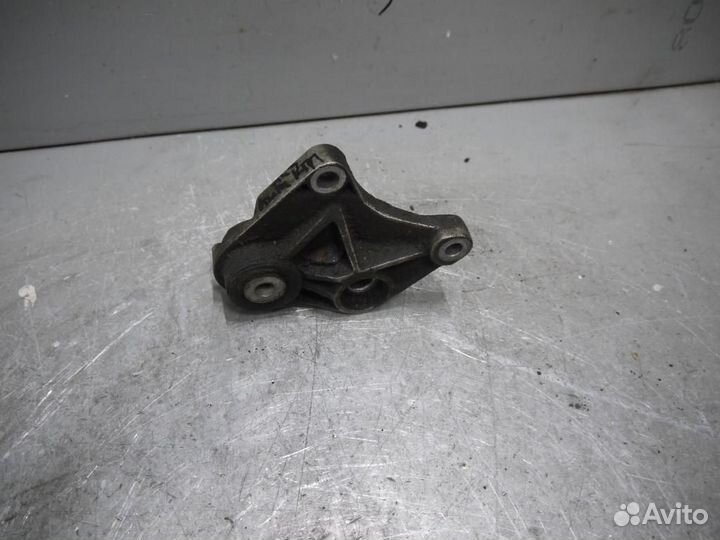 Кронштейн кпп задний Focus