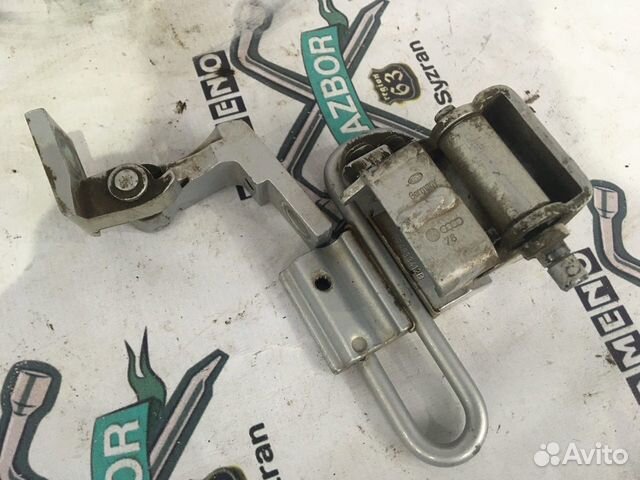 Петли задней правой двери Volkswagen Passat B5