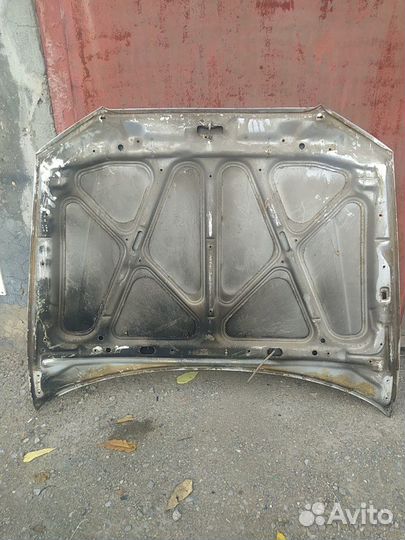 Капот акцент