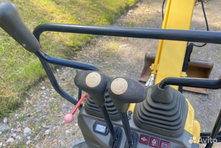 Мини-экскаватор YANMAR SV08-1A, 2015