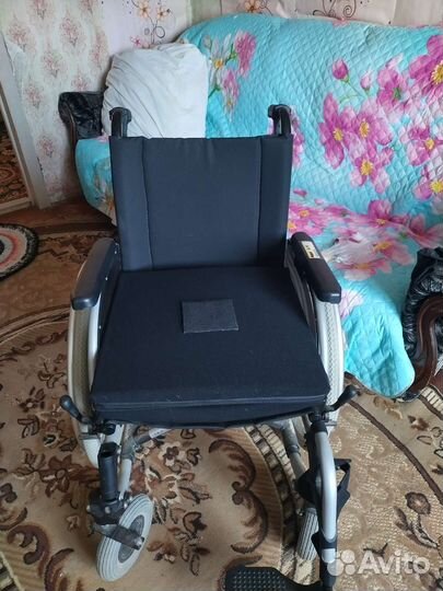 Продам памперсы, ходунки,коляски инвалидные2шт