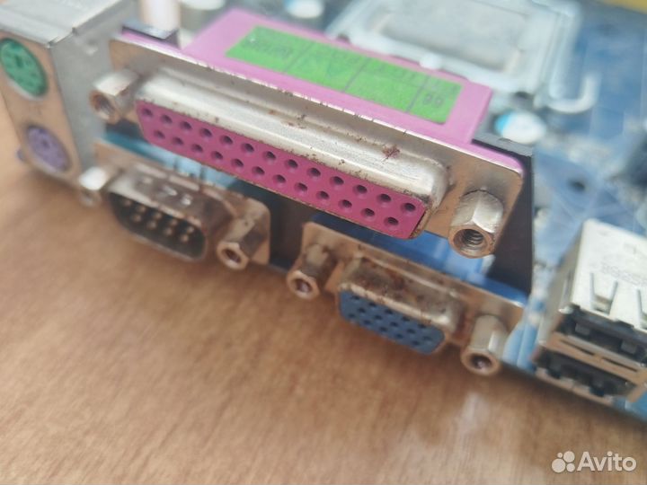 Материнская плата 775