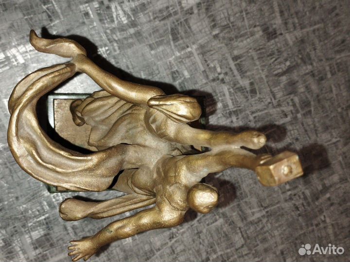 Рабочий и колхозница