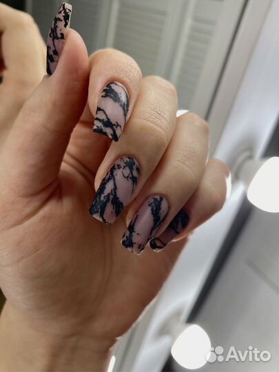 Мастер маникюра и педикюра