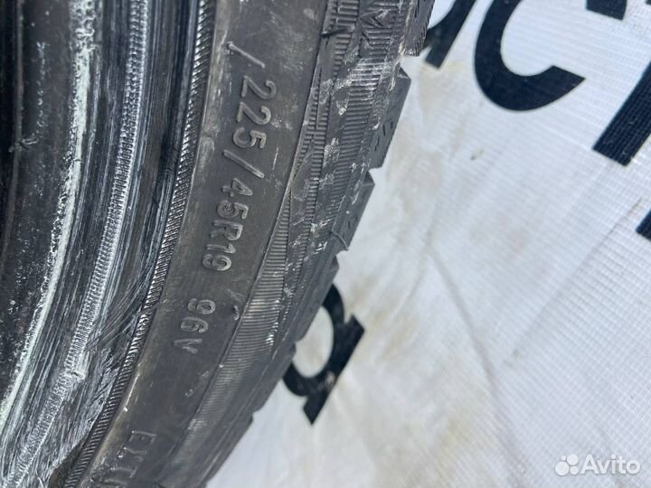 Triangle Snowlink TWT02 225/45 R19 96V