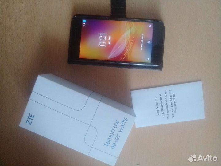 Телефон ZTE Blade X3