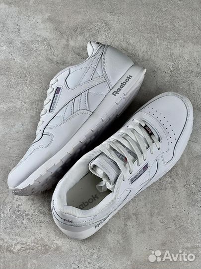 Кроссовки весенние мужские белые