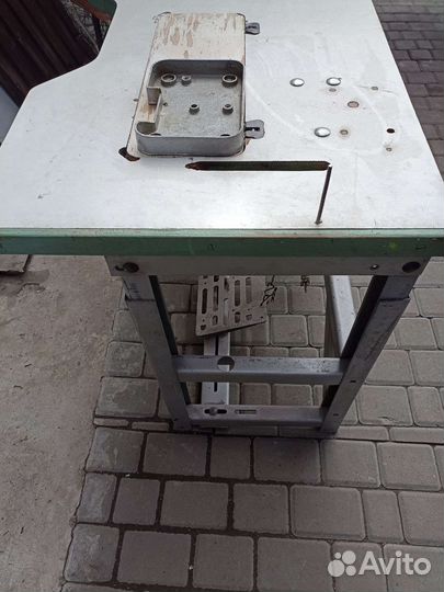 Стол для оверлока
