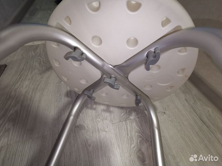 Стул «Титан» для купания пожилых людей