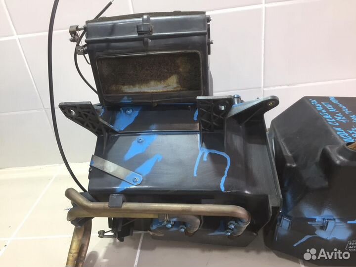 Корпус печки с радиаторами Nissan Skyline 1987 год