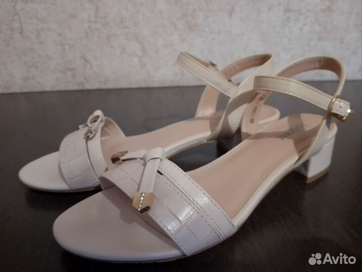 Босоножки женские 37 размер, новые