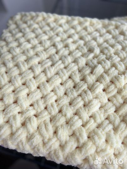 Плюшевый плед из пряжи puffy