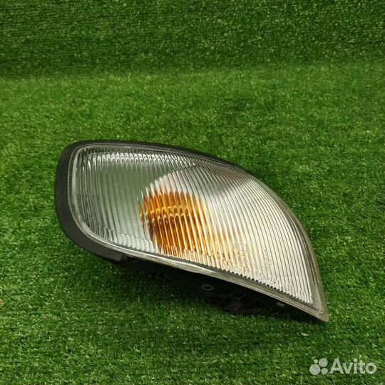 Поворотник правый Nissan Maxima A32 1998 SK-76980