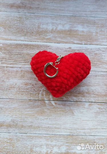 Плюшевое сердце-брелок