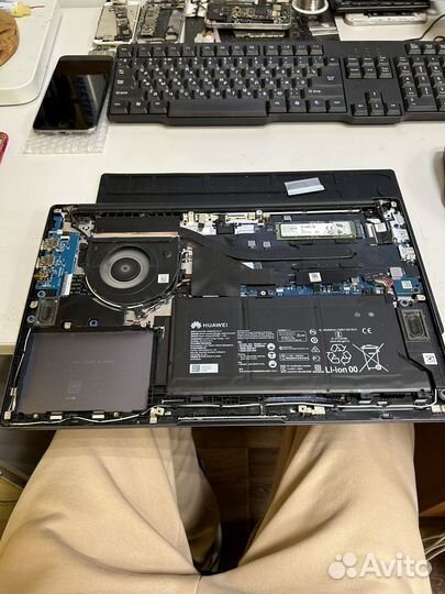 Ремонт мобильных телефонов и ноутбуков