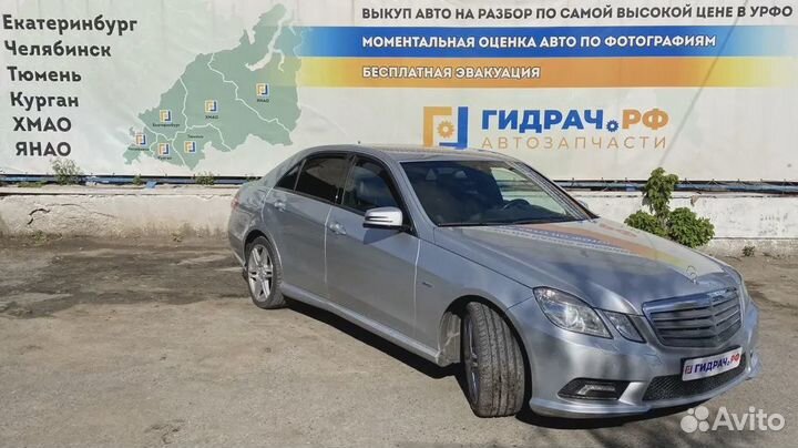 Стекло двери передней левой Mercedes-Benz E-Class