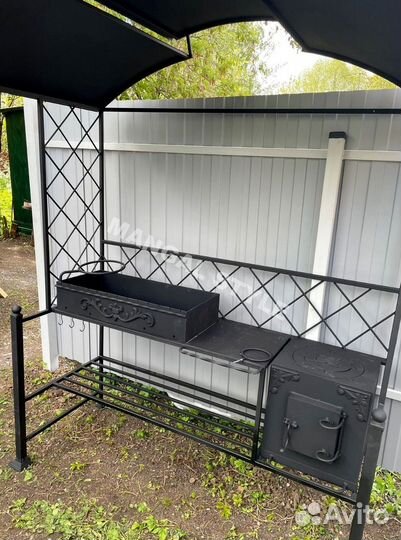 Мангал с крышей