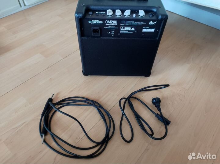 Басовый комбик Cort 20W