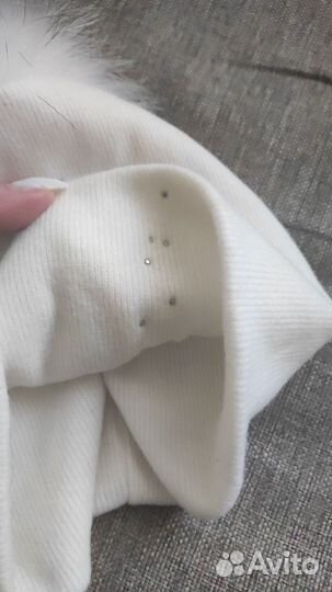 Шапка с натуральным помпоном женская