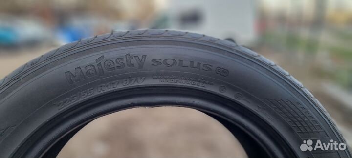 Kumho Majesty Solus KU50 225/55 R17