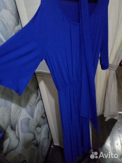 Платья женские праздничные