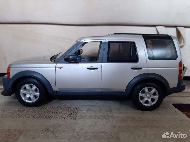 Радиоуправляемая модель Land Rover Discovery 1/10