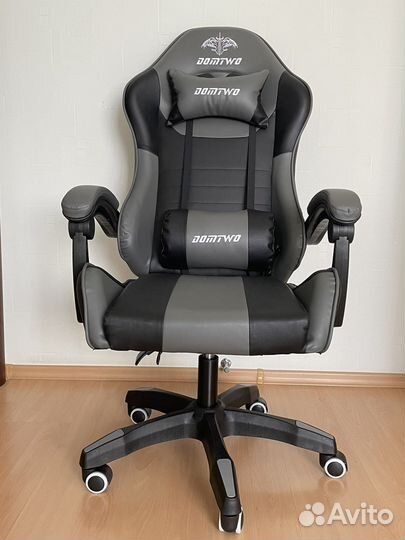 Игровое компьютерное кресло