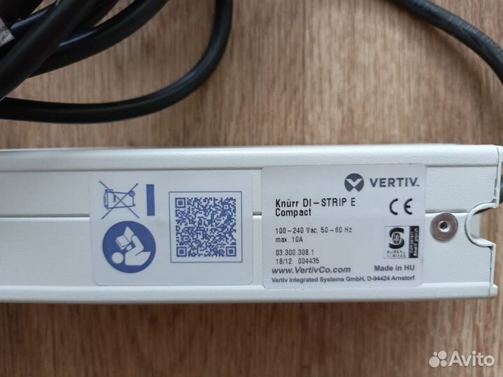 Hyperline SHT 19-9SH-2.5IEC / Vertiv DI-strip E