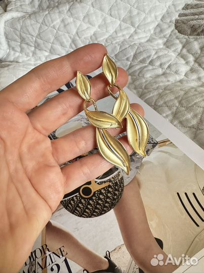 Серьги крупные лепестки