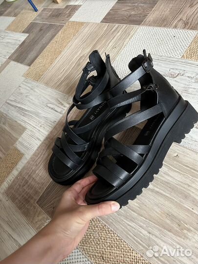 Босоножки женские