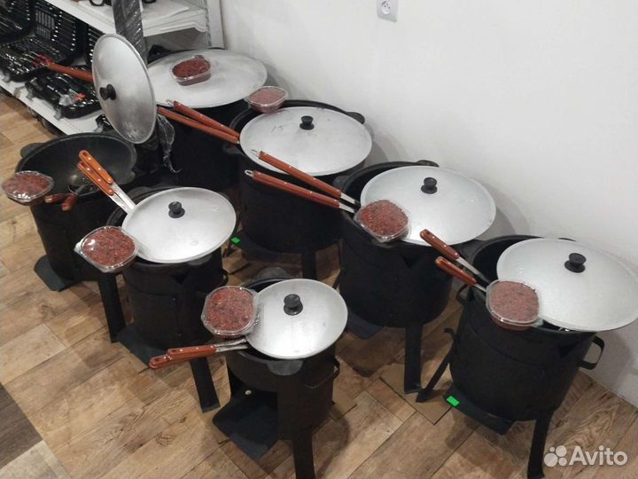 Казан чугунный с печкой шумовка