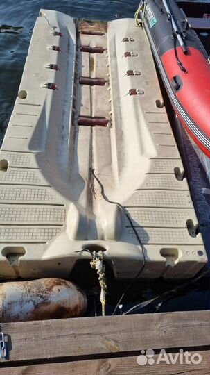 Понтон для гидроцикла