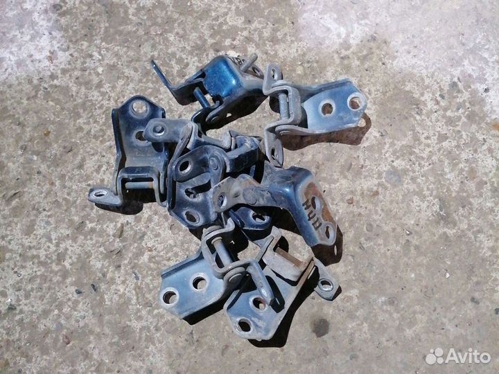 Дверные петли Mazda 3 BK