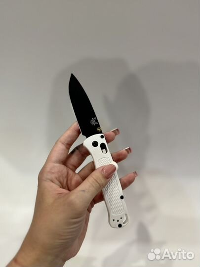 Нож benchmade белый