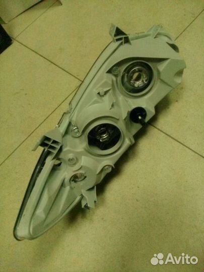 Toyota Camry V40 фара