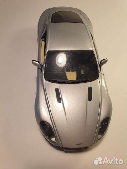 Модель Aston Martin DB9,1/18