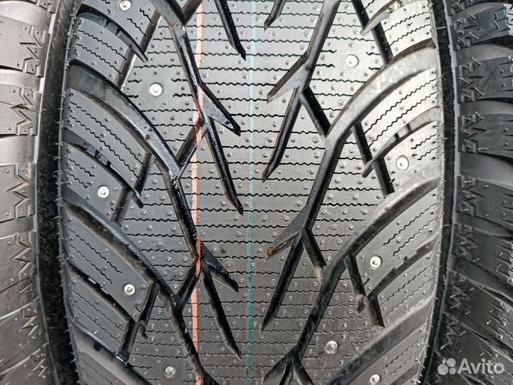 Royal Black Royal Stud 215/60 R16 99T