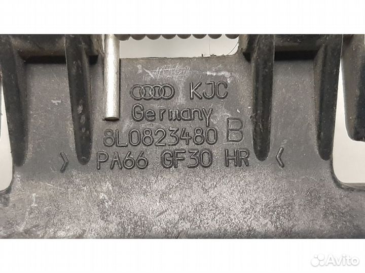 Крюк капота audi A3 8L