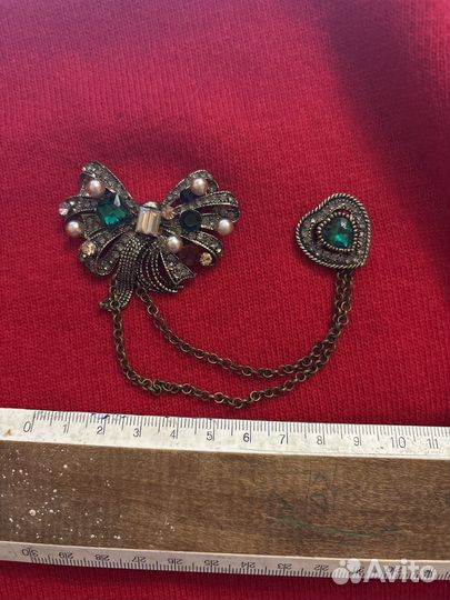 Брошь шатлен