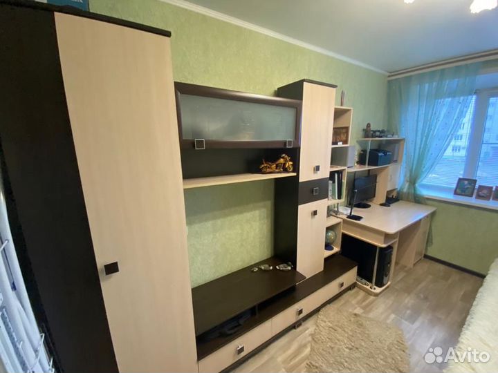 Продам письменный стол + модульная стенка бу