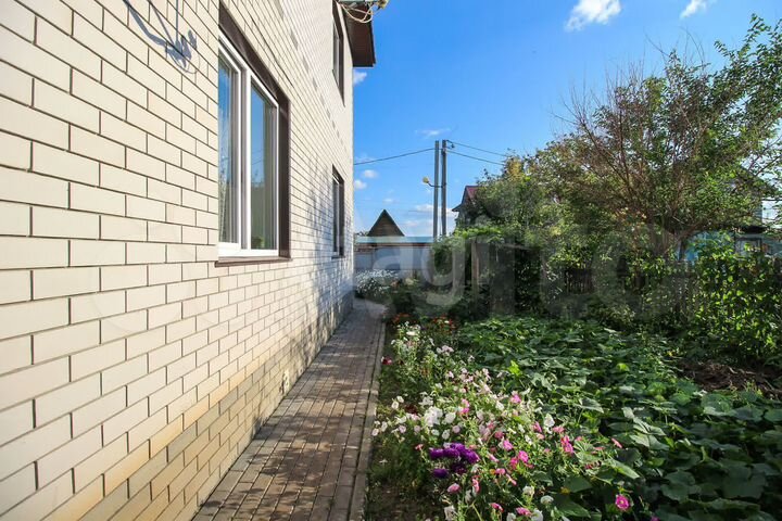 Коттедж 127,9 м² на участке 8,6 сот.