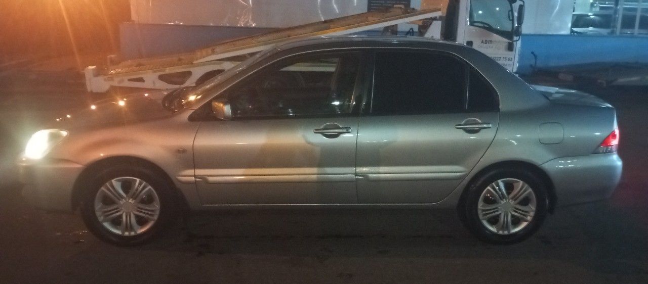 Mitsubishi Lancer: фото владельца