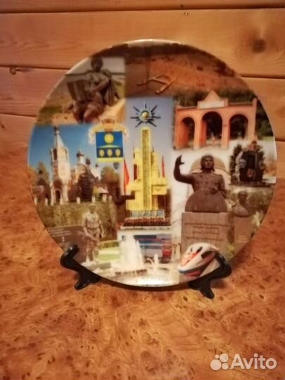 Тарелка сувенирная на подставке