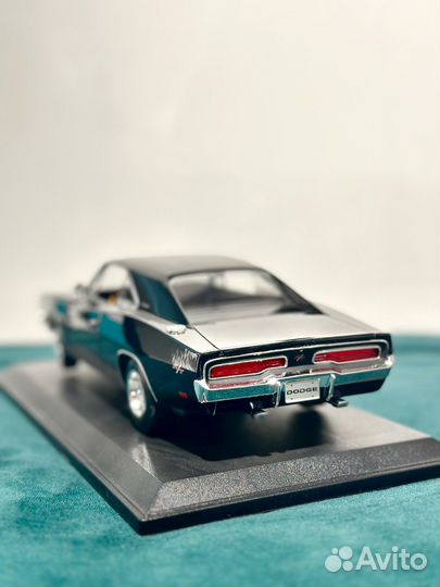 Коллекционная машинка 1:18 Dodge Charger R/T 1969г