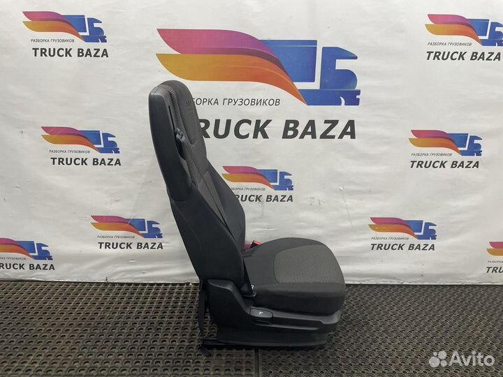 1879250 Сиденье пассажирское механическое